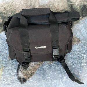Cannon hand/shoulder bag